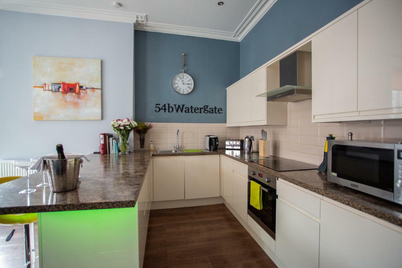 Most Central Luxury Apartment - Sleeps 4 & Free Parking! Chester Kültér fotó