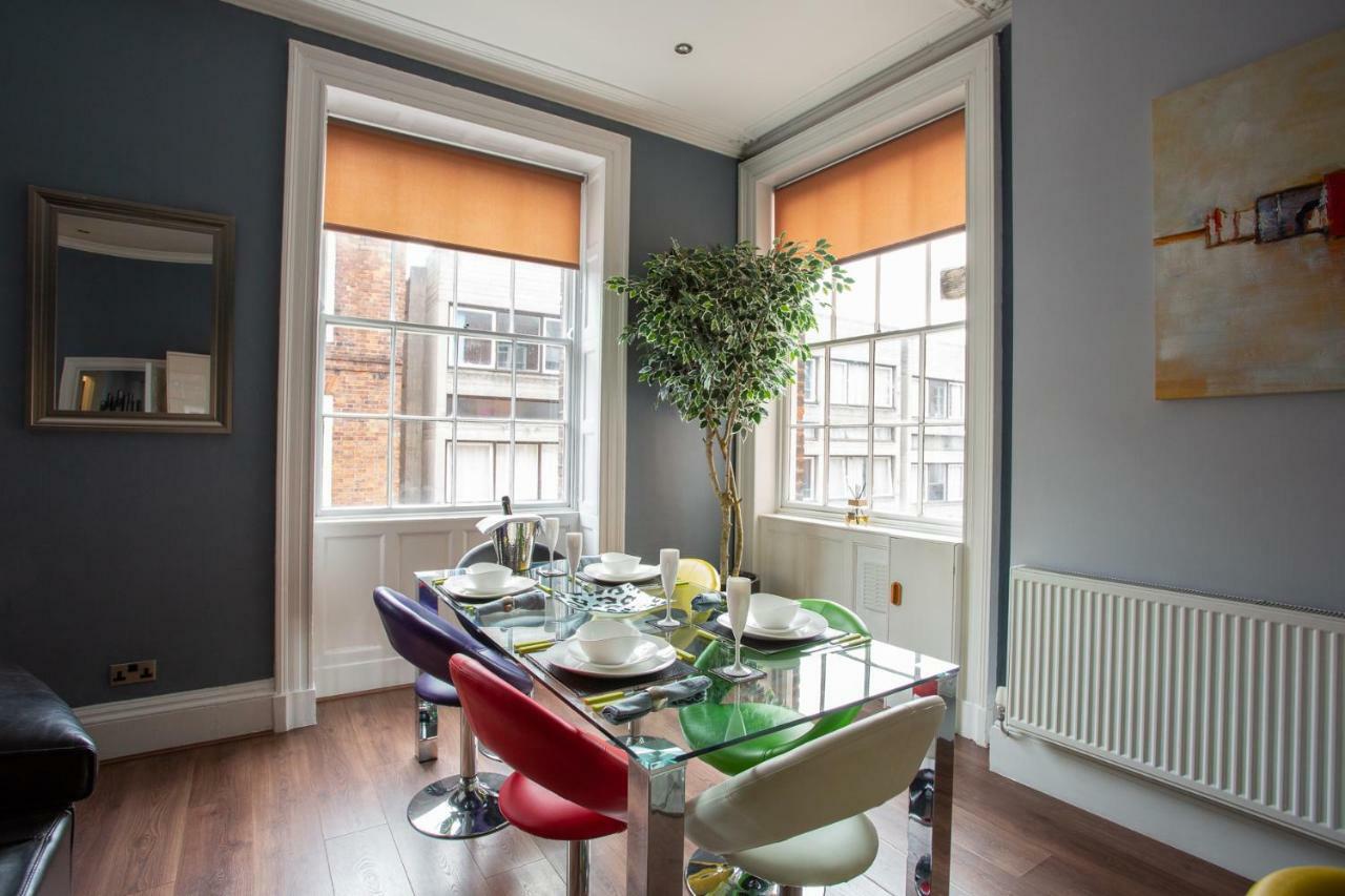Most Central Luxury Apartment - Sleeps 4 & Free Parking! Chester Kültér fotó