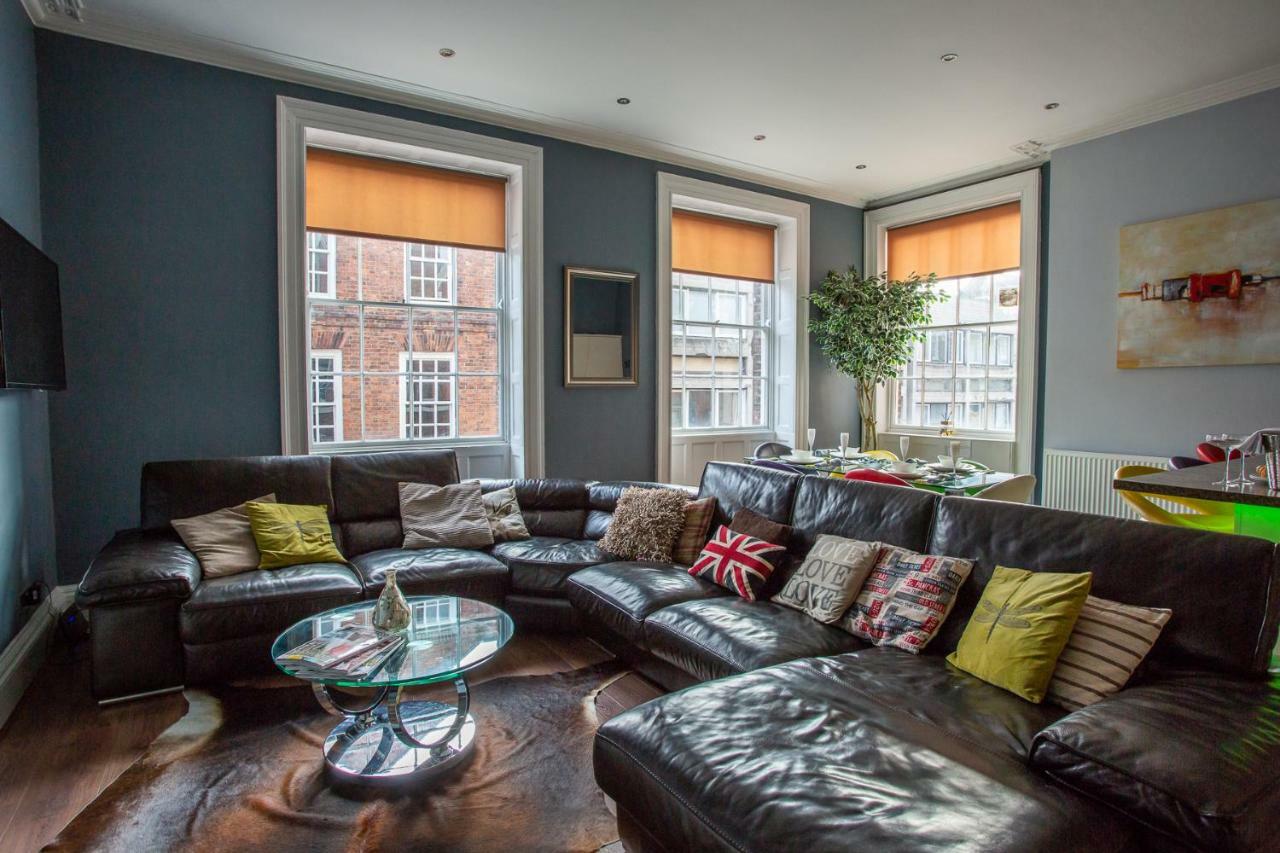 Most Central Luxury Apartment - Sleeps 4 & Free Parking! Chester Kültér fotó