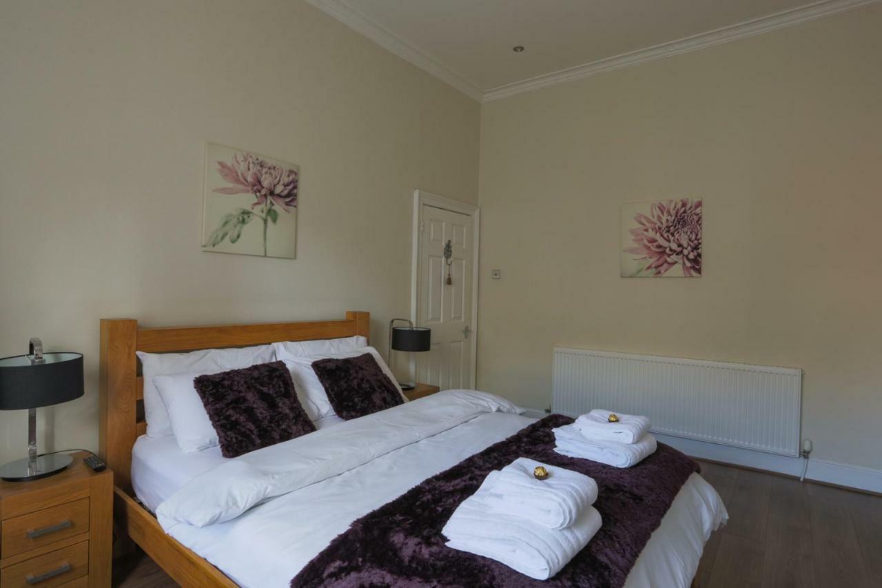 Most Central Luxury Apartment - Sleeps 4 & Free Parking! Chester Kültér fotó